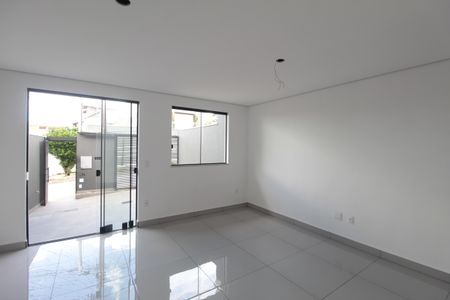 Casa à venda com 118m², 3 quartos e 1 vagaSala