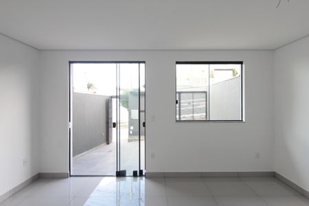 Casa à venda com 118m², 3 quartos e 1 vagaSala