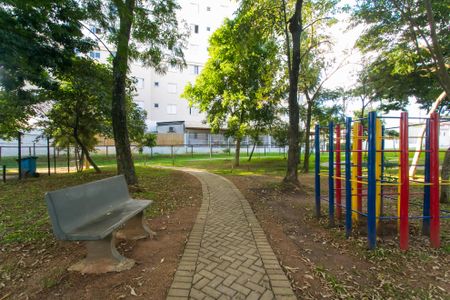 Apartamento para alugar com 44m², 2 quartos e 1 vaga Apartamento para alugar com 44m², 2 quartos e 1 vagaÁrea comum - Playground