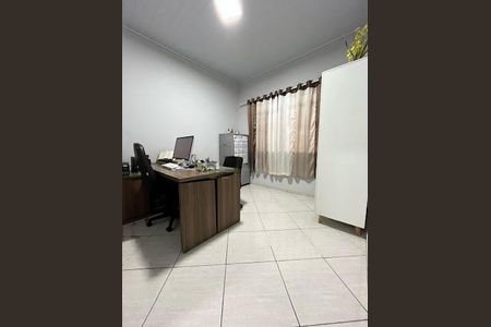 Casa à venda com 3 quartos, 180m² em Km 18, Osasco