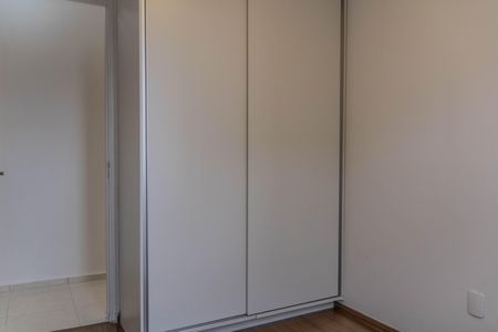 Quarto 2 de apartamento para alugar com 2 quartos, 45m² em Buritis, Belo Horizonte