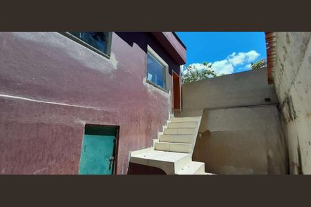 Casa à venda com 106m², 3 quartos e 1 vaga