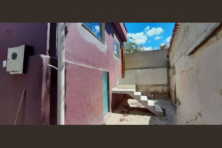 Casa à venda com 106m², 3 quartos e 1 vaga