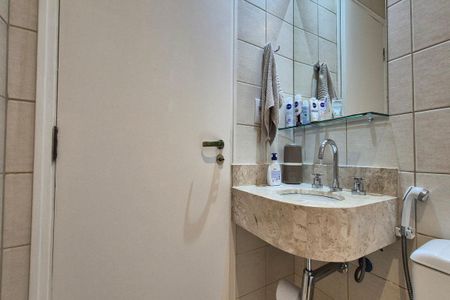 Apartamento à venda com 97m², 3 quartos e 2 vagasBanheiro da Suíte