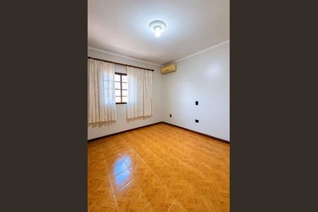 Casa para alugar com 192m², 3 quartos e 3 vagas Casa para alugar com 192m², 3 quartos e 3 vagasQuarto