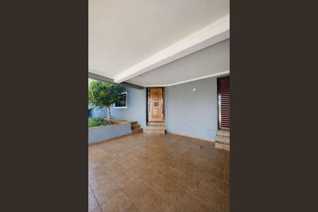 Casa para alugar com 192m², 3 quartos e 3 vagas Casa para alugar com 192m², 3 quartos e 3 vagasÁrea externa