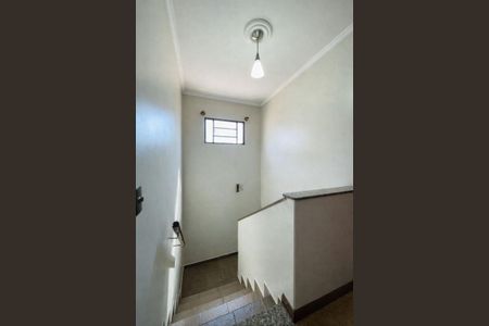 Casa para alugar com 192m², 3 quartos e 3 vagasEscada