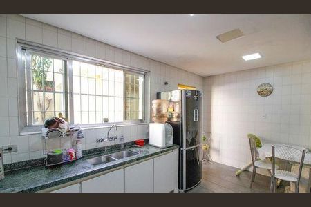 Casa à venda com 3 quartos, 273m² em Vila Anglo Brasileira, São Paulo