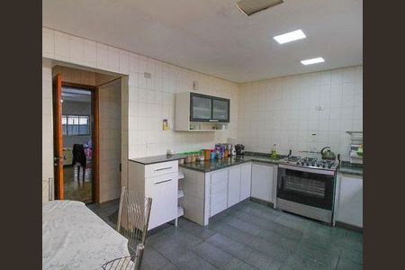 Casa à venda com 3 quartos, 273m² em Vila Anglo Brasileira, São Paulo