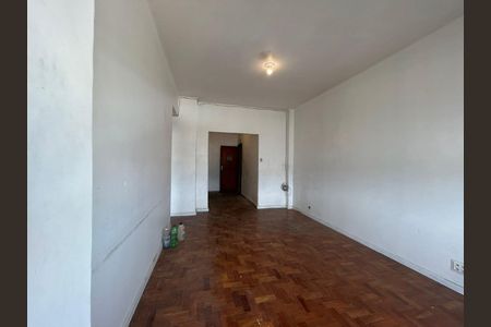 Apartamento à venda com 71m², 2 quartos e sem vaga