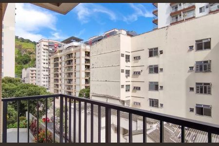 Apartamento à venda com 75m², 2 quartos e 1 vaga