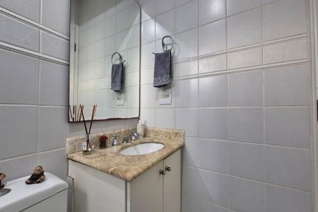 Apartamento à venda com 97m², 3 quartos e 2 vagasBanheiro da Suíte