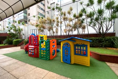 Apartamento à venda com 386m², 5 quartos e 4 vagas Apartamento à venda com 386m², 5 quartos e 4 vagasÁrea comum