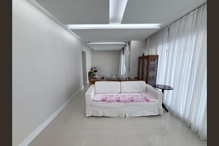 Apartamento à venda com 182m², 4 quartos e 3 vagas