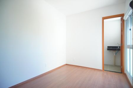 Suíte de apartamento para alugar com 2 quartos, 54m² em Jardim Itu, Porto Alegre