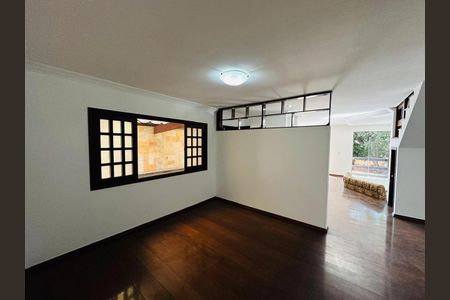 Casa para alugar com 340m², 4 quartos e 5 vagas
