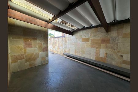Casa à venda com 4 quartos, 340m² em Vila Sonia, São Paulo