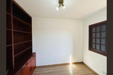 Casa para alugar com 340m², 4 quartos e 5 vagas