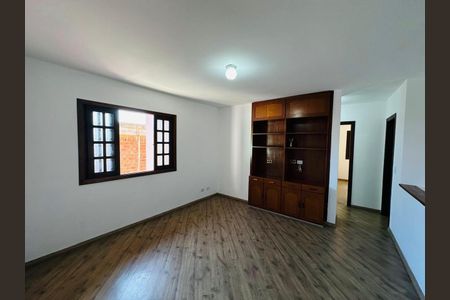 Casa para alugar com 340m², 4 quartos e 5 vagas