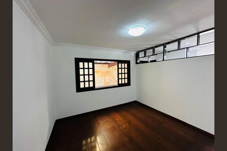 Casa à venda com 4 quartos, 340m² em Vila Sonia, São Paulo