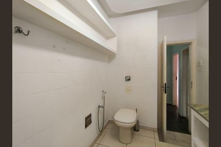 Apartamento para alugar com 118m², 3 quartos e sem vaga Apartamento para alugar com 118m², 3 quartos e sem vagaBanheiro Corredor