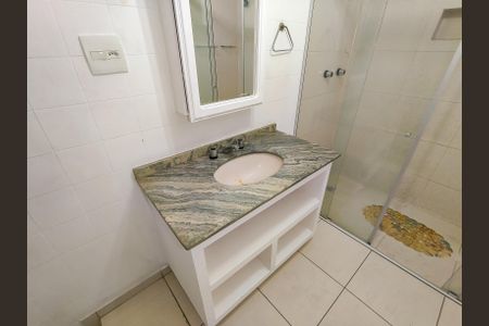 Apartamento para alugar com 118m², 3 quartos e sem vaga Apartamento para alugar com 118m², 3 quartos e sem vagaBanheiro Corredor