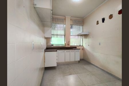 Apartamento para alugar com 118m², 3 quartos e sem vaga Apartamento para alugar com 118m², 3 quartos e sem vagaCozinha