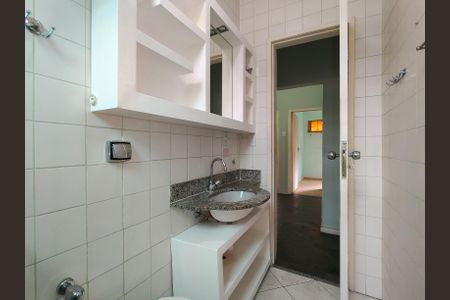 Apartamento para alugar com 118m², 3 quartos e sem vaga Apartamento para alugar com 118m², 3 quartos e sem vagaBanheiro Corredor