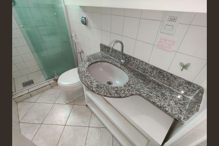 Apartamento para alugar com 118m², 3 quartos e sem vaga Apartamento para alugar com 118m², 3 quartos e sem vagaBanheiro Corredor
