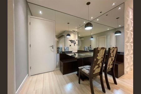 Apartamento à venda com 2 quartos, 60m² em Jardim Tupanci, Barueri