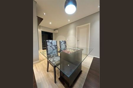 Apartamento à venda com 2 quartos, 60m² em Jardim Tupanci, Barueri