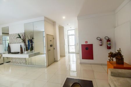 Apartamento para alugar com 79m², 2 quartos e 2 vagas Apartamento para alugar com 79m², 2 quartos e 2 vagasHall social