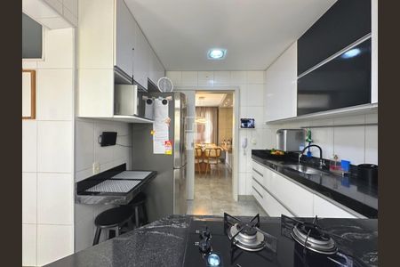 Apartamento à venda com 3 quartos, 205m² em Prado, Belo Horizonte