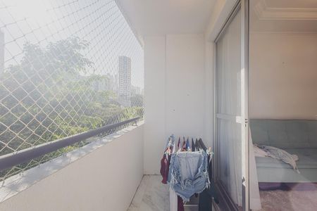 Apartamento à venda com 71m², 3 quartos e 1 vaga Apartamento à venda com 71m², 3 quartos e 1 vagaVaranda