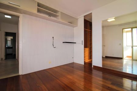 Quarto Suíte Master de apartamento à venda com 4 quartos, 160m² em Santo Antônio, Belo Horizonte