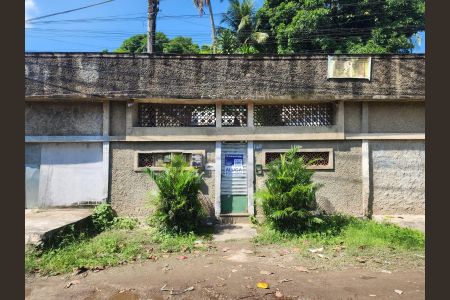 Casa para alugar com 400m², 2 quartos e sem vaga Casa para alugar com 400m², 2 quartos e sem vagaFachada