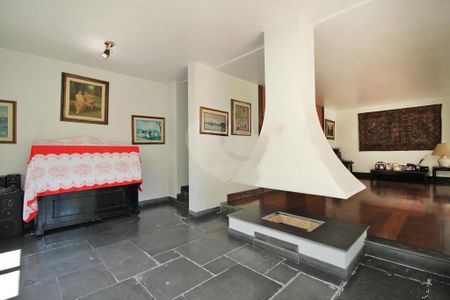 Casa à venda com 4 quartos, 583m² em Jardim Luzitania, São Paulo