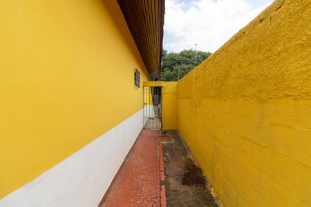 Casa à venda com 90m², 2 quartos e 2 vagasCorredor