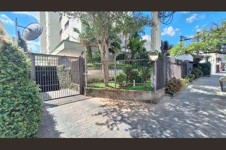 Apartamento para alugar com 94m², 2 quartos e 1 vaga Apartamento para alugar com 94m², 2 quartos e 1 vagaFachada