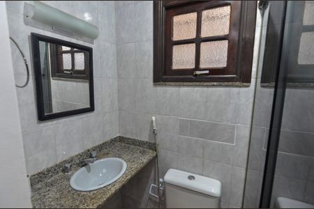 Casa para alugar com 200m², 3 quartos e sem vaga Casa para alugar com 200m², 3 quartos e sem vagaBanheiro da suíte
