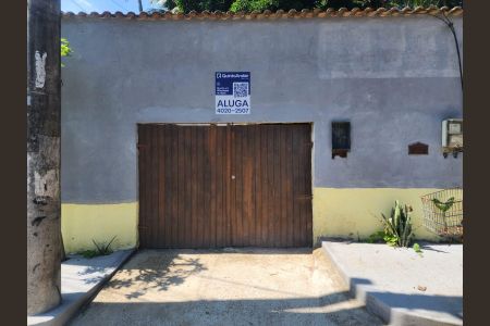 Casa para alugar com 120m², 2 quartos e 2 vagas Casa para alugar com 120m², 2 quartos e 2 vagasFachada