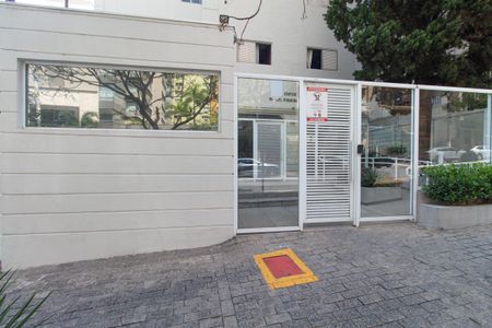 Apartamento para alugar com 115m², 3 quartos e 2 vagas Apartamento para alugar com 115m², 3 quartos e 2 vagasFachada e portaria