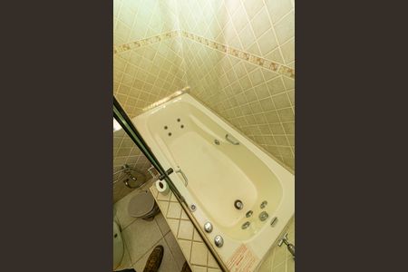 Casa de condomínio para alugar com 185m², 4 quartos e 2 vagas Casa de condomínio para alugar com 185m², 4 quartos e 2 vagasBanheiro da Suíte