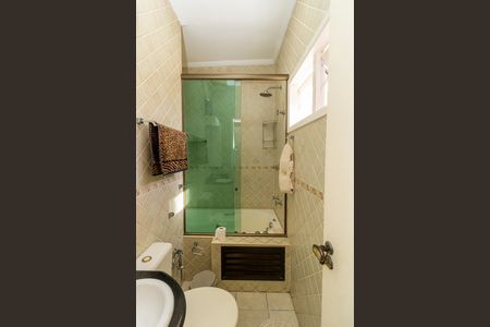 Casa de condomínio para alugar com 185m², 4 quartos e 2 vagas Casa de condomínio para alugar com 185m², 4 quartos e 2 vagasBanheiro da Suíte