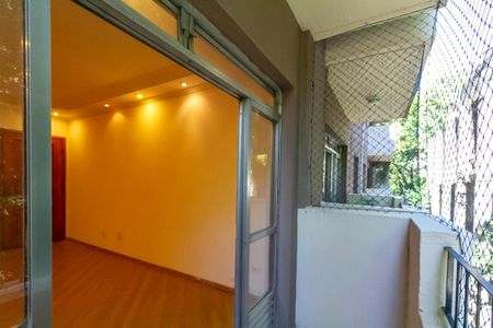 Apartamento à venda com 74m², 2 quartos e 1 vagaVaranda