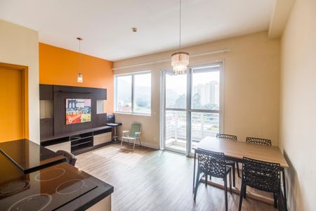 Sala  de apartamento para alugar com 2 quartos, 58m² em Alphasitio, Santana de Parnaíba