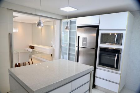 Apartamento para alugar com 126m², 3 quartos e 2 vagas Apartamento para alugar com 126m², 3 quartos e 2 vagasCozinha