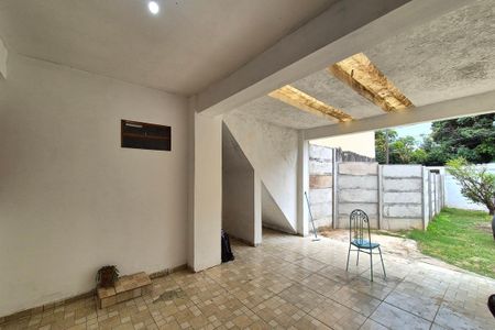 Casa para alugar com 205m², 2 quartos e 5 vagas Casa para alugar com 205m², 2 quartos e 5 vagasGaragem