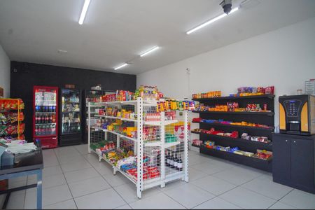 Apartamento para alugar com 47m², 2 quartos e 1 vagamercado