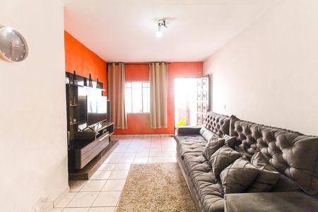 Sala de casa à venda com 3 quartos, 133m² em Conjunto Residencial José Bonifácio, São Paulo